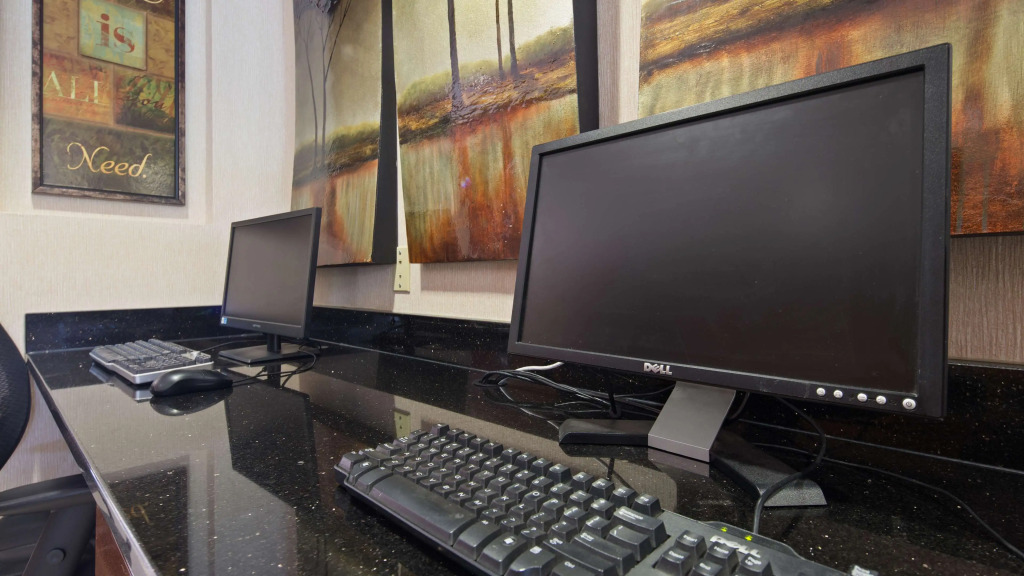 Best Western Plus Huntersville