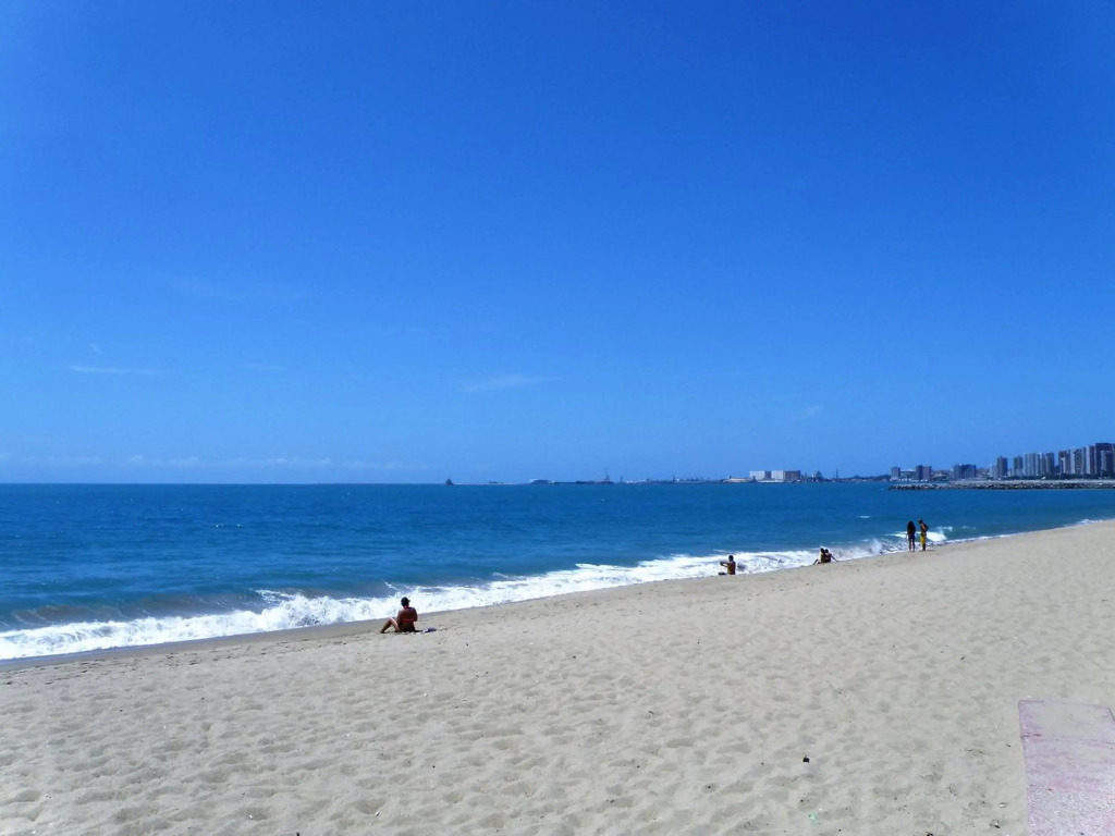 apartamento na beira mar 16