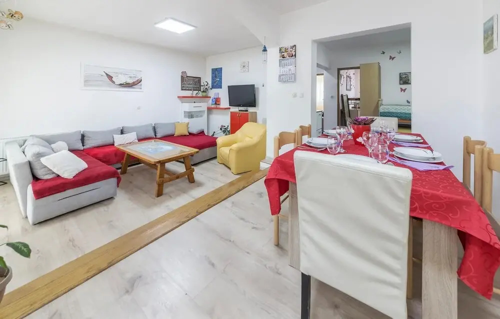 Amazing Apartment in Medulin With Wifi and 2 Bedrooms