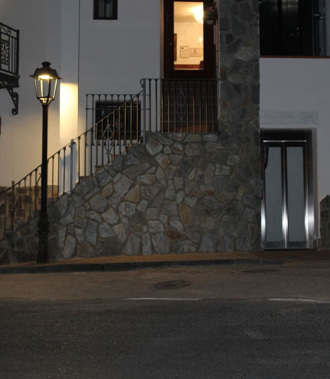 Hostal y Apartamento Rural Los Naranjos