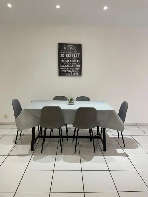 Grand appartement 87m2 à 10 mètres de la plage