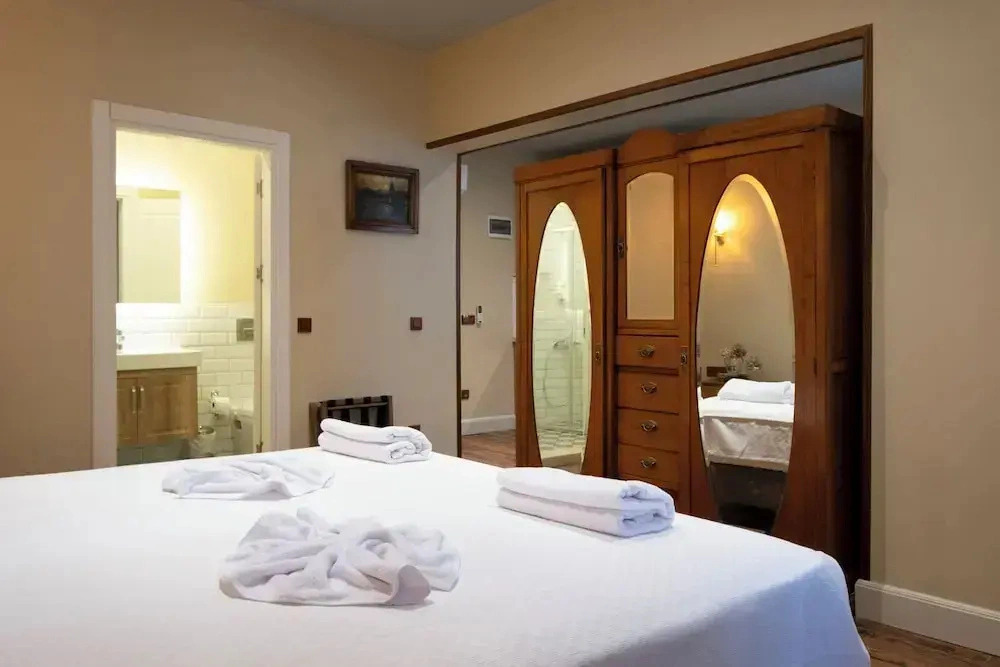 Level Suites