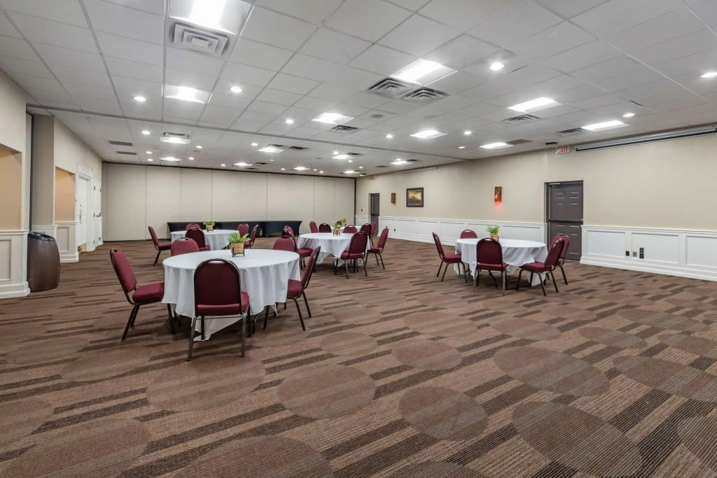 Best Western Plus Saddleback Inn & Conference Center