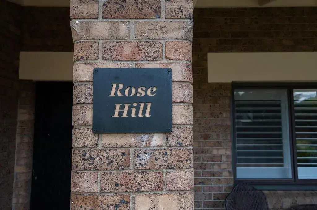 Rose Hill on Hamer, 1940s Charming Cottage near Cook Park