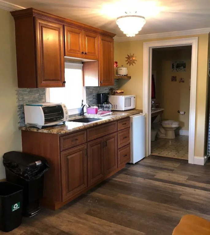The Meadowlark Inn