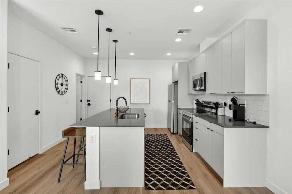 Desert Escape Townhome - Pool & Gym