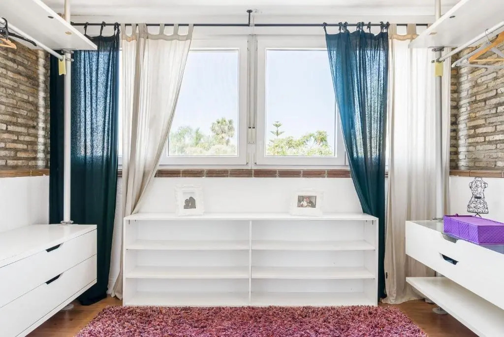 Villa Marty - Mayores De 25 Años