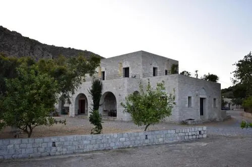 Akroyiali Apartments