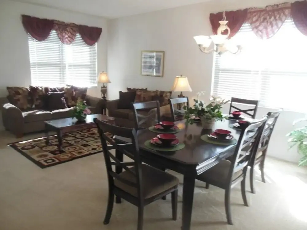 5 Bedroom, 3 Bath Disney Conservation View Home!
