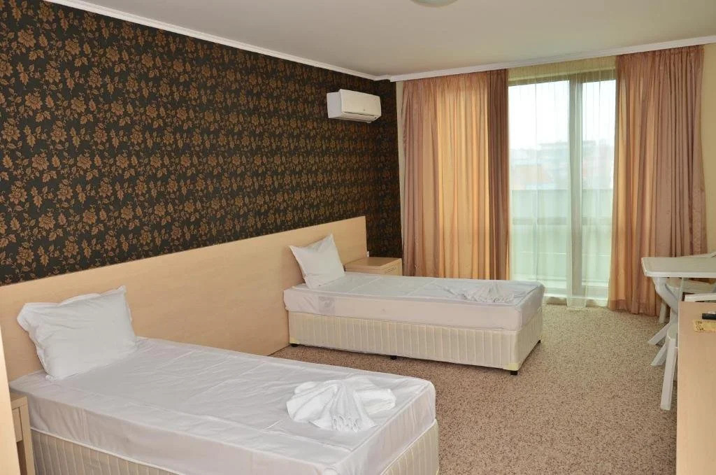 La Piazza Primorsko Rooms & Apartments