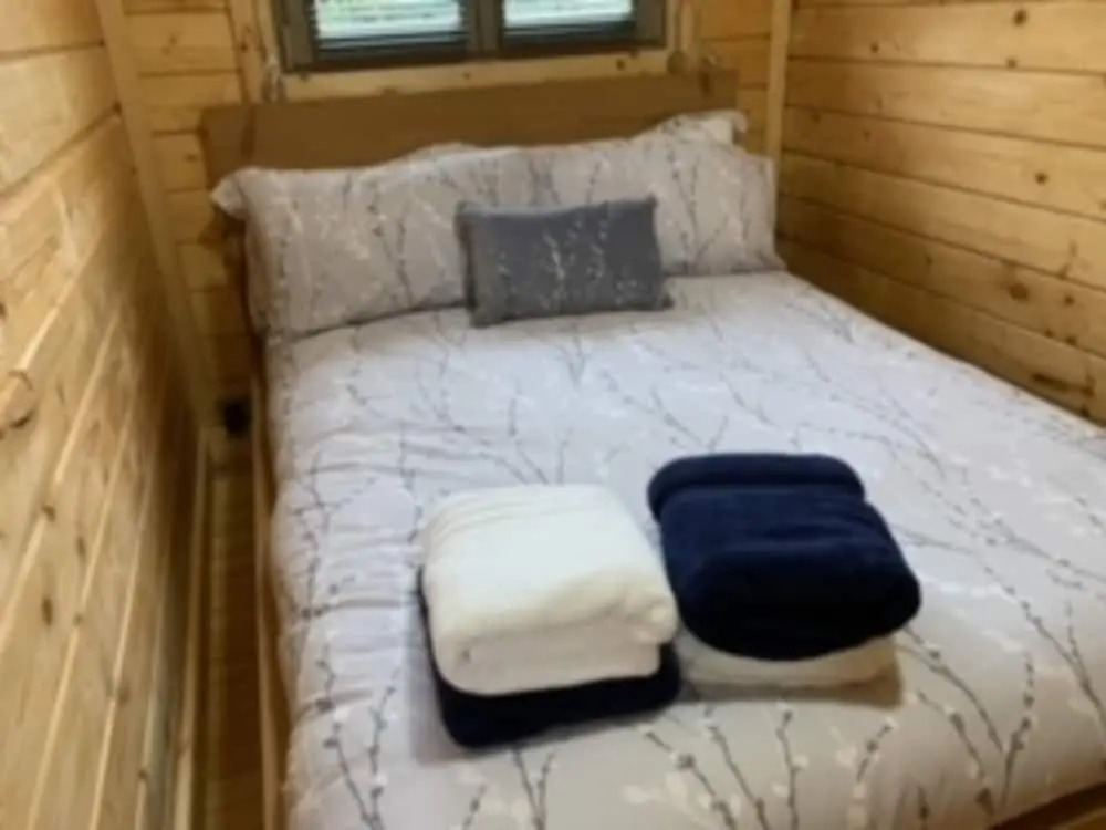 Immaculate cabin 5 mins to Inverness dogs welcome