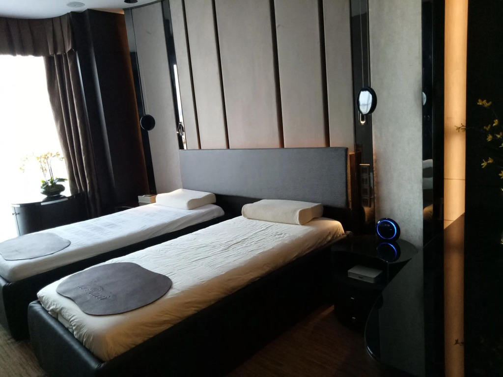 DeRUCCI Hotel