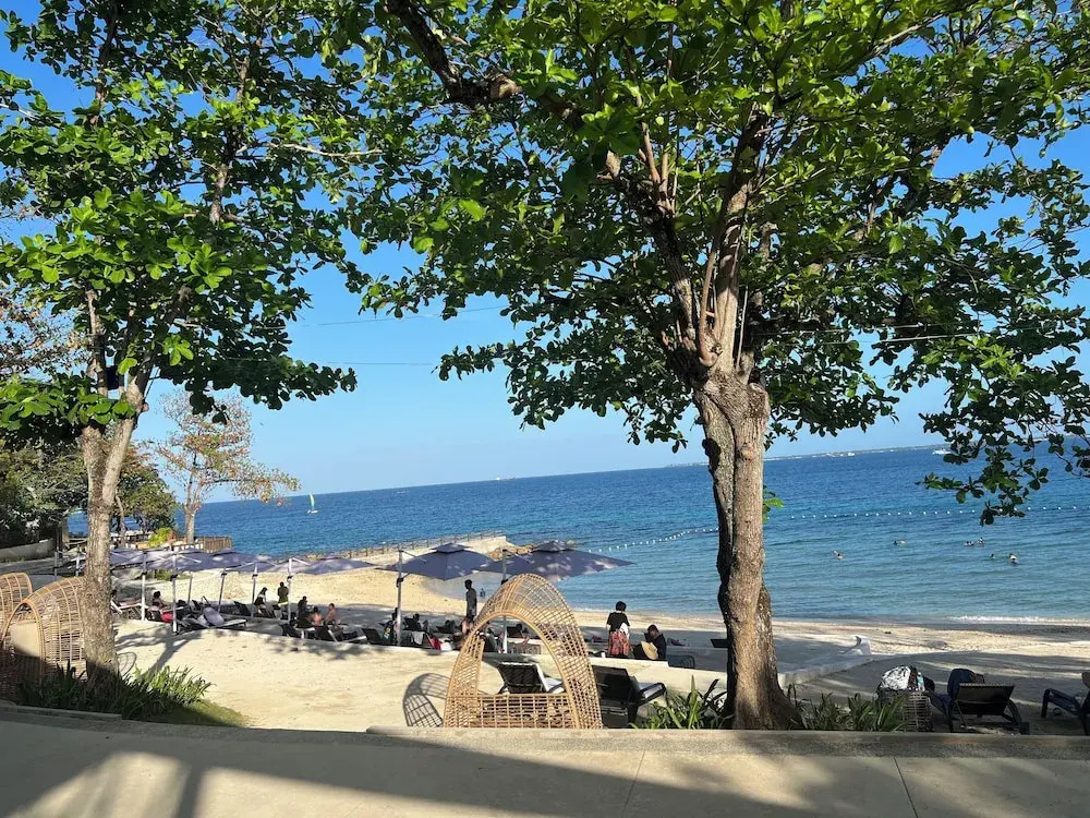 Mactan Newtown Seaview 2 bedroom near airport