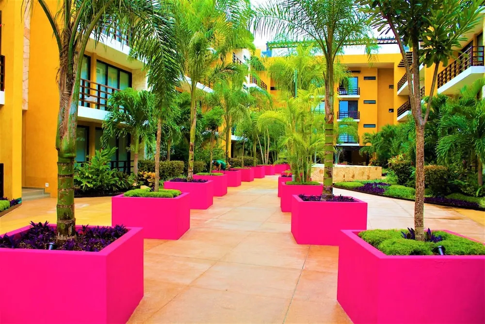 Cozy 2BR condo in lovely place by Happy Address