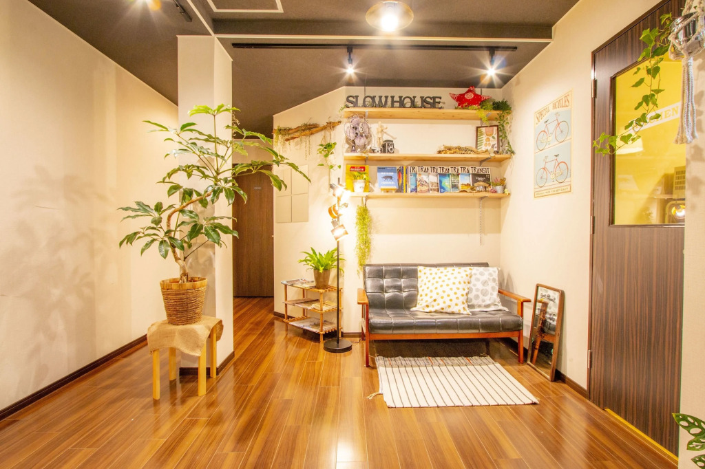 SLOW HOUSE NARA