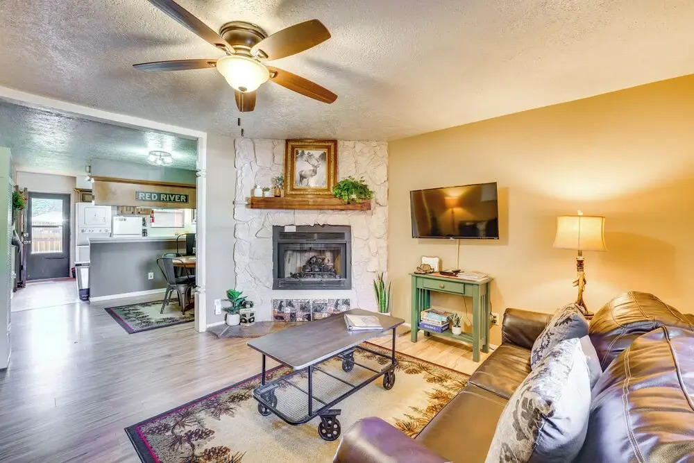 Hike, Bike & Ski: Red River Condo w/ Spa Access
