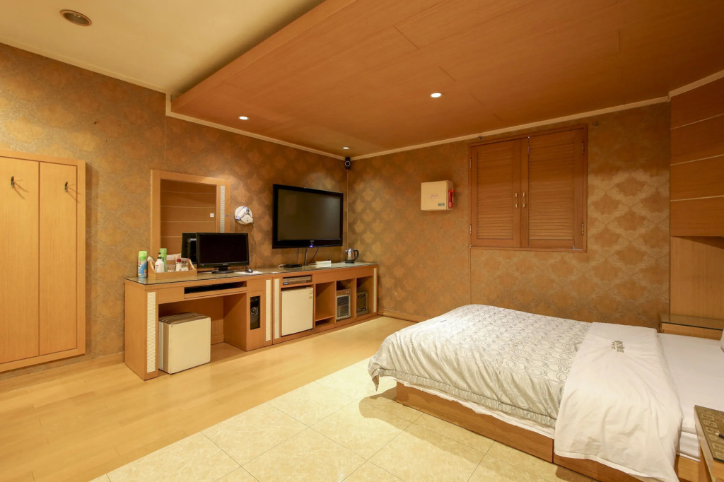 Rozy Hotel