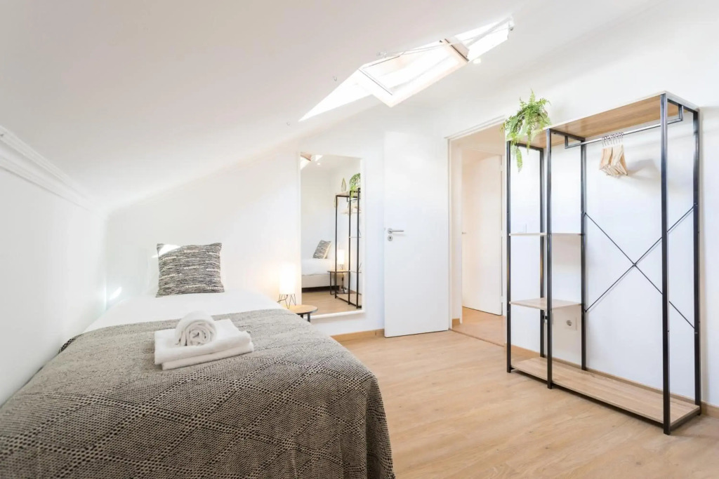 Rato Cozy 3BR w/balcony - by LU Holidays