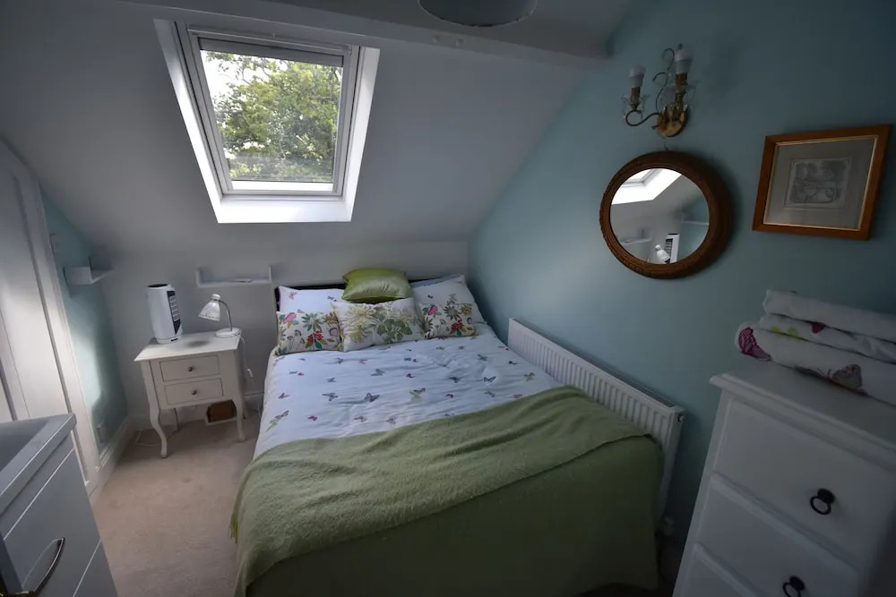 Immaculate 4-bed Apartment in Bournemouth & spa