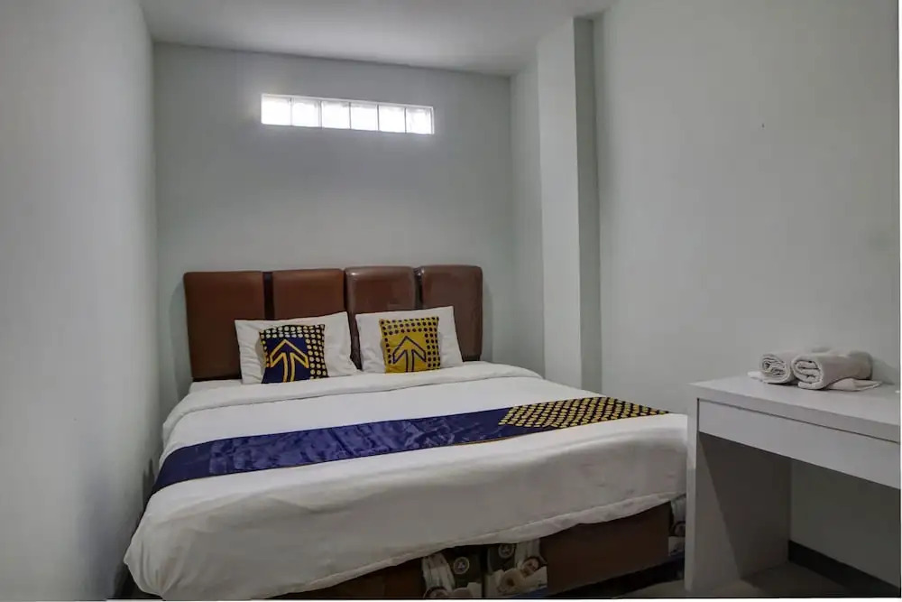 RedDoorz Hostel at FInest Medan