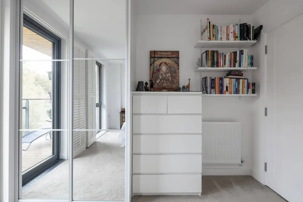 Stylish 2 Bedroom Apartment With Views of the River Lea
