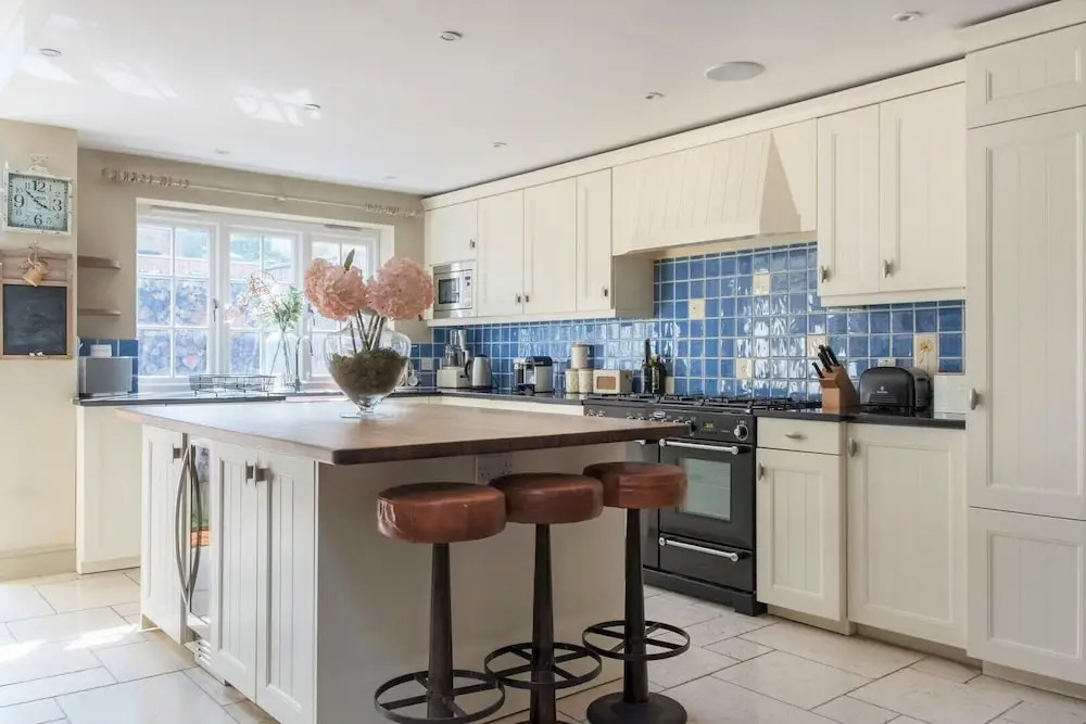 Beautiful Interiors On A Battersea Crescent