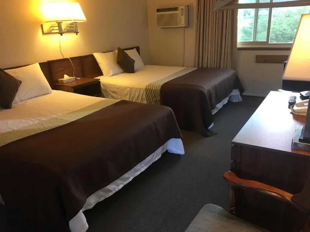 Fuller Lake Chemainus Motel