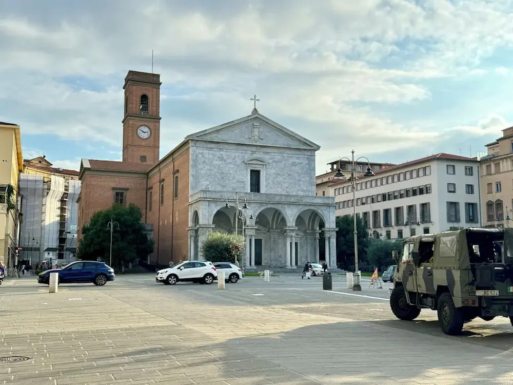 Affittacamere THE SHUTTLE - al porto - fortezza - vicino Prefettura