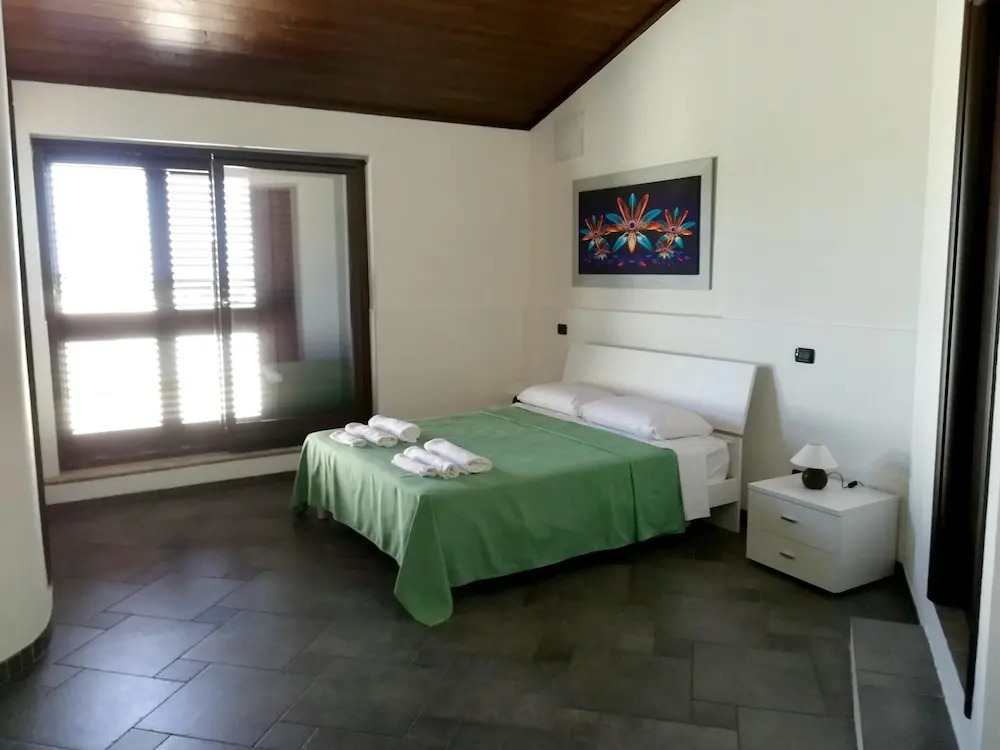 House With 5 Bedrooms in Maruggio, With Wonderful sea View, Enclosed Garden and Wifi Near the Beach