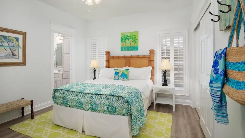 Sea Pearl (S) - 4BR 4.5BA - (13)