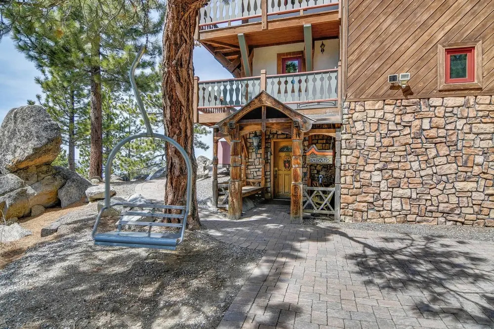 Game Room & Hot Tub: Serene Grand Mountain Chalet!
