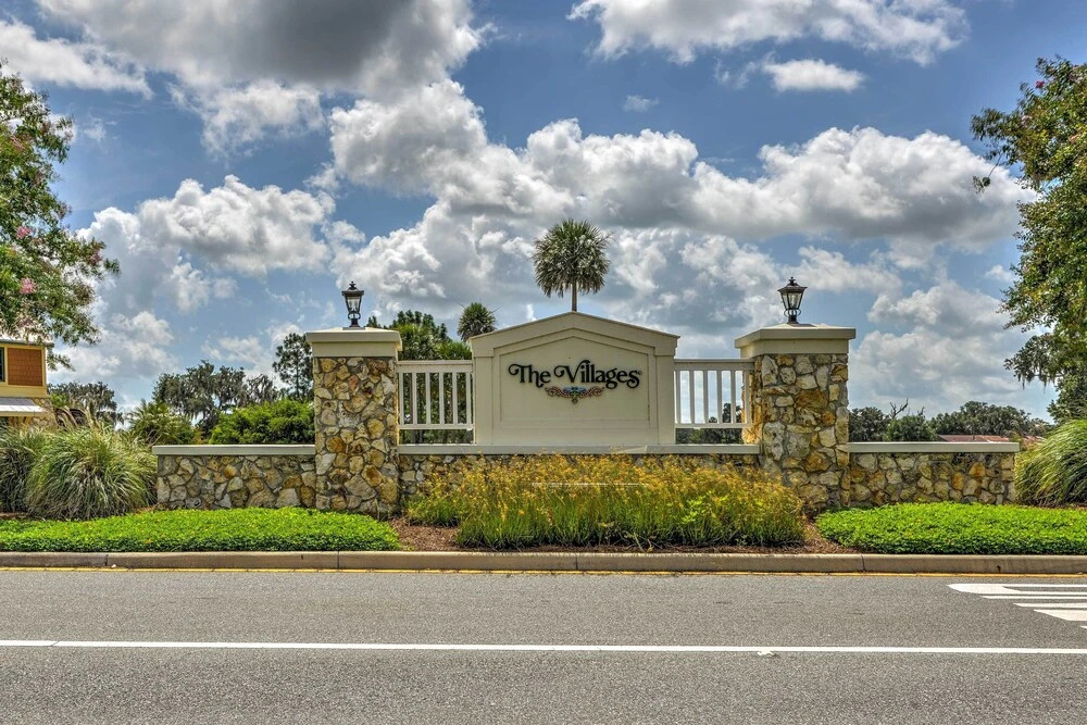 6 Mi to Lake Sumter Landing: Home w/ Perks!