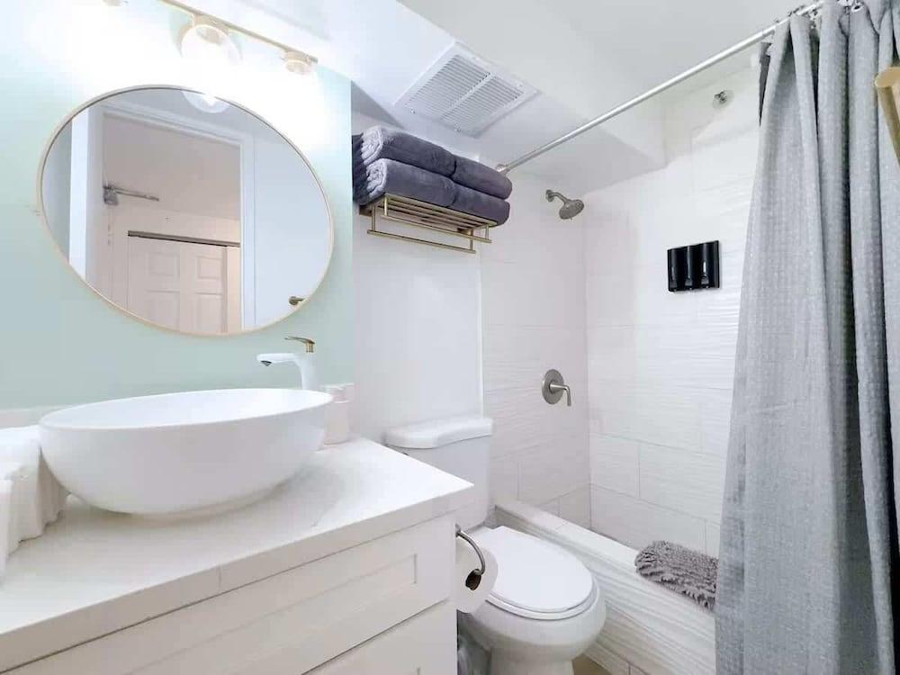 @ Marbella Lane- Trendy Waikiki Oasis Near Beach