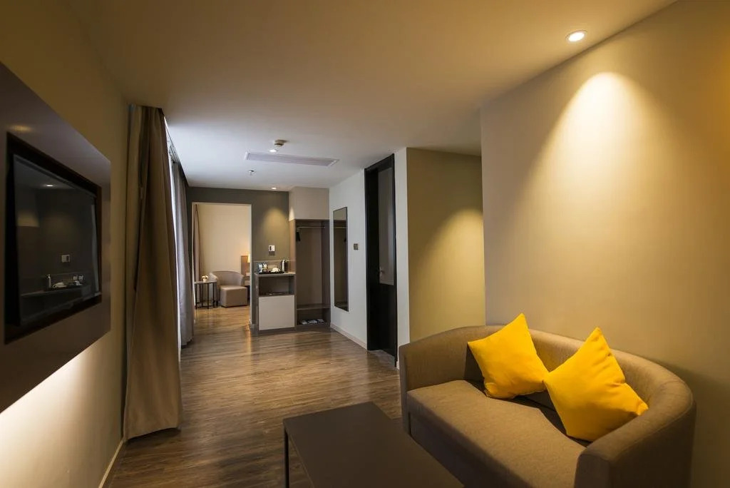 Home Inn Plus Shanghai Xintiandi Lujianbang Road Subway Station
