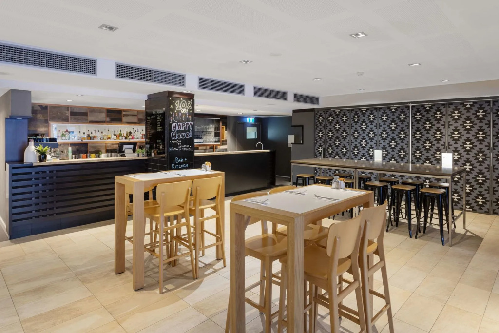 Oaks Perth Hotel