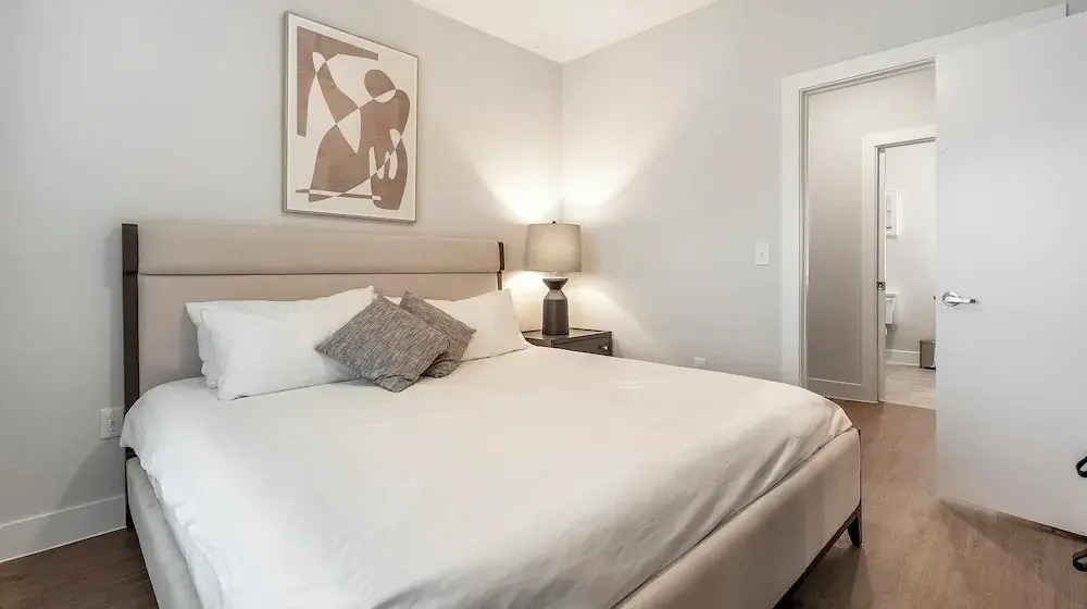 Landing Apartments near Navarro ISD
