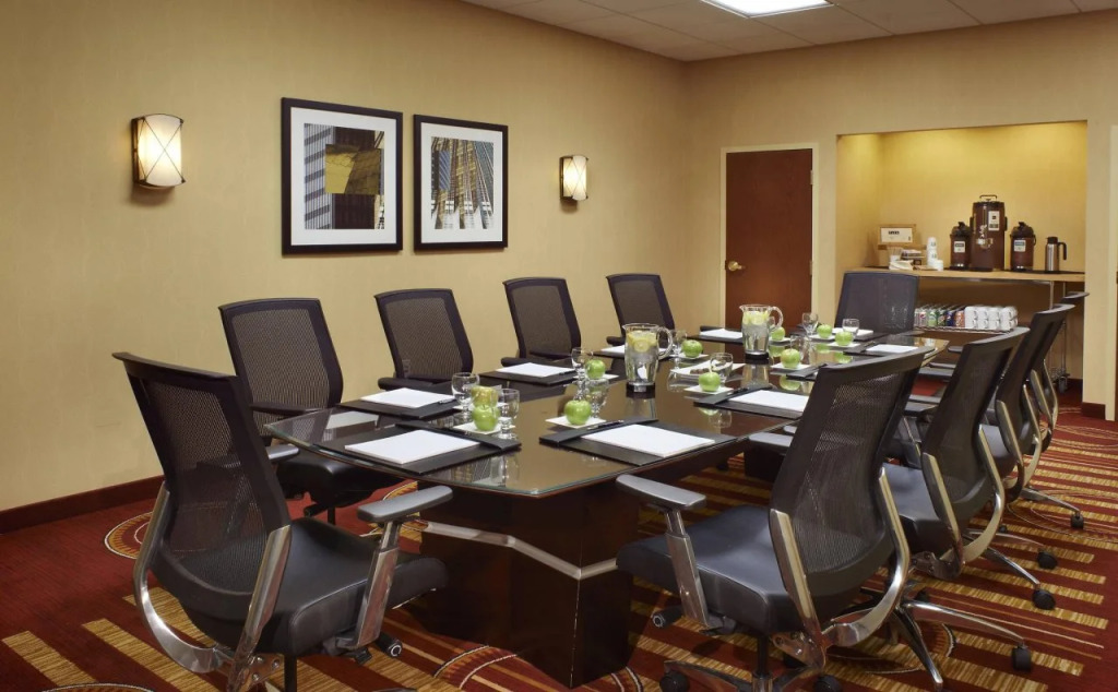 Courtyard by Marriott Chicago Downtown/River North