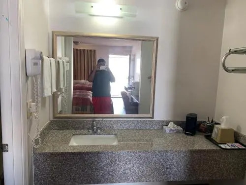 Economy Inn