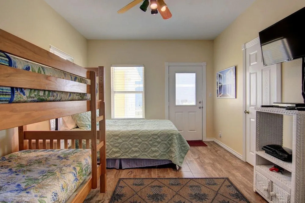 Lemonade House Mr109 3 Bedrooms 3 Bathrooms Home