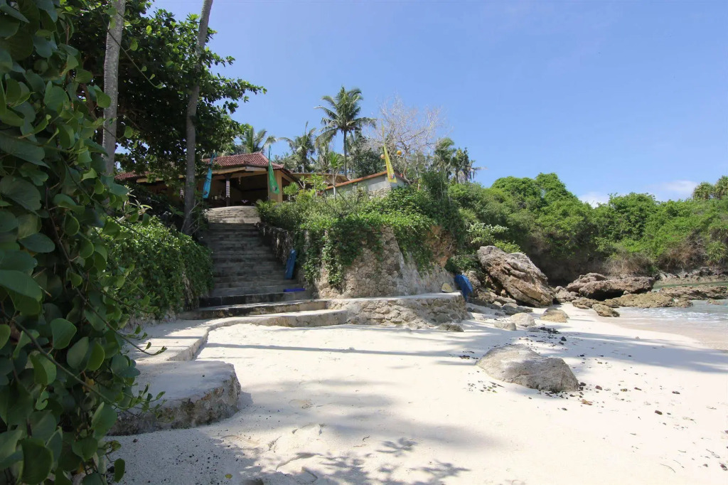 Secret Point Huts