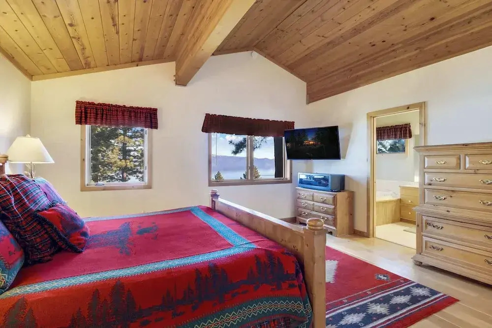 Lakeview Hideaway 3bdr for 8 w/ Private Hot Tub!