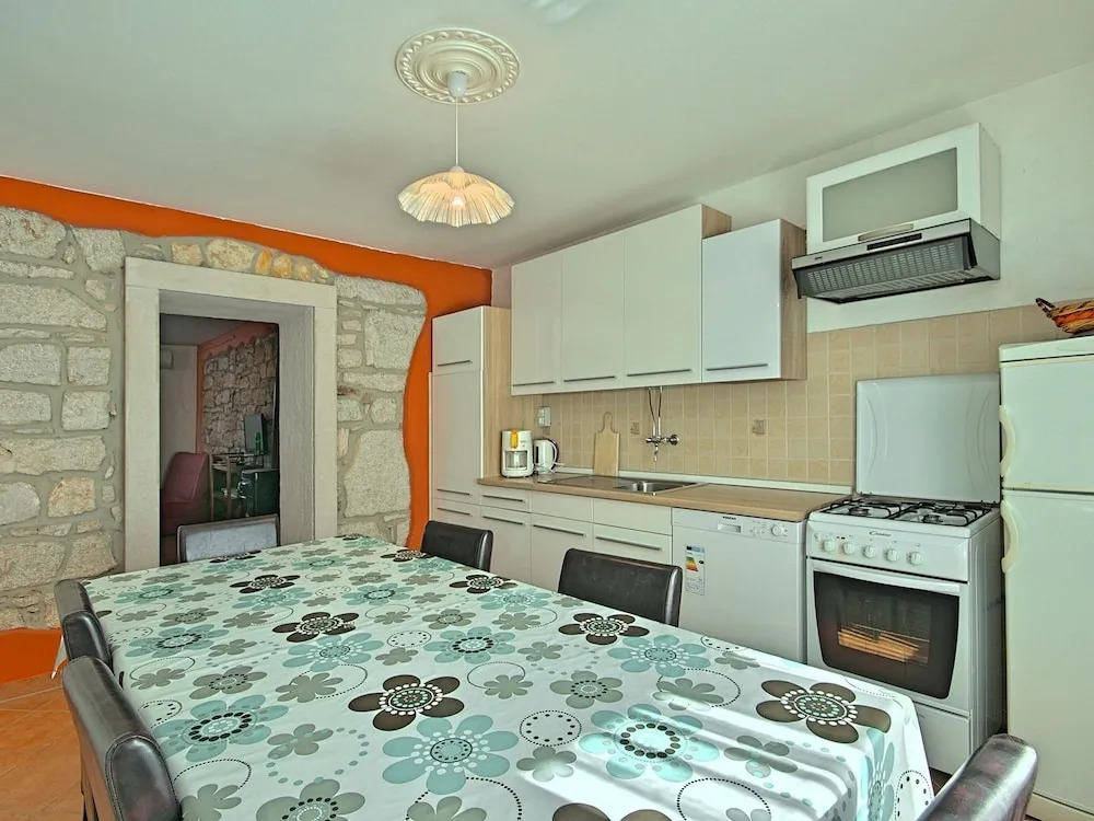 Rustic Villa in Žbandaj With Private Swimming Pool
