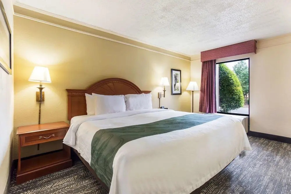 Hampton Inn Chattanooga Airport