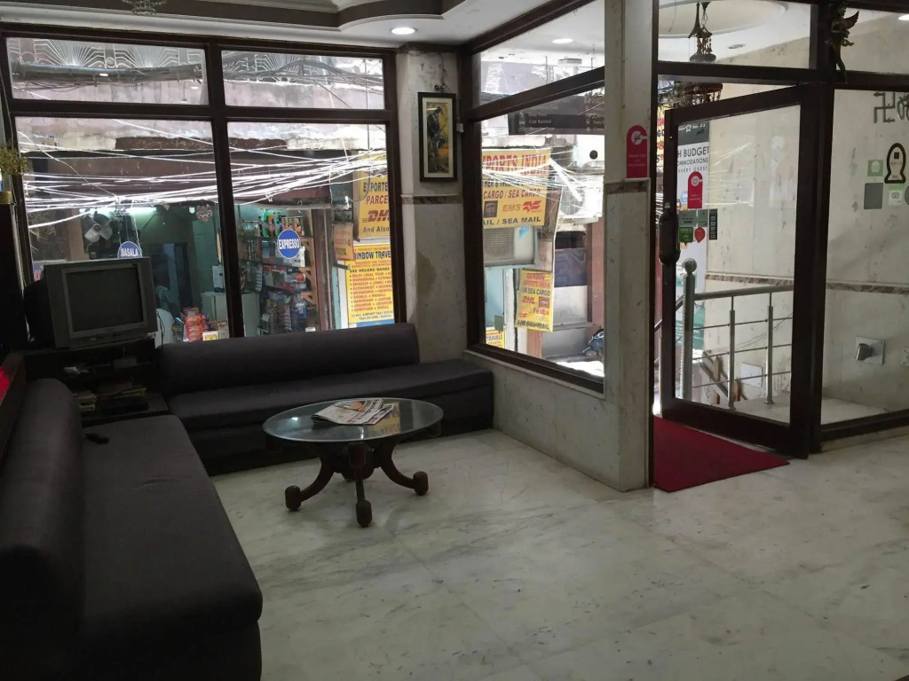 Hotel The Spot Near New Delhi Railway Station
