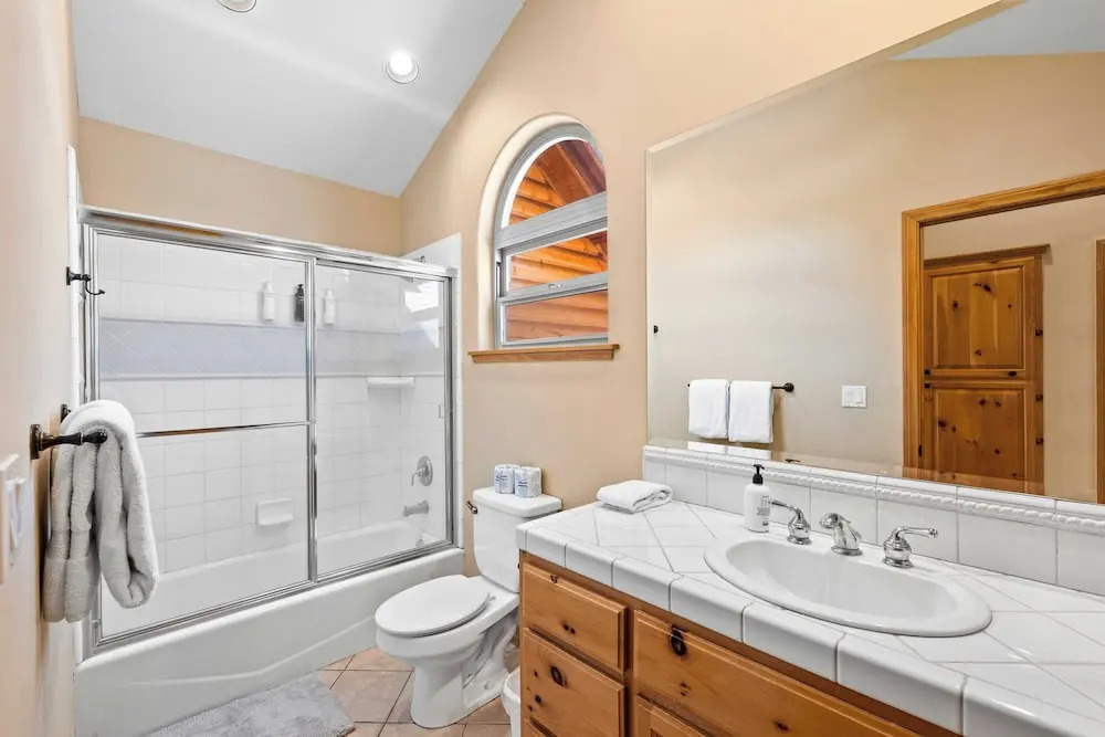 Sleeps 27 2 Homes Near the Lake, Hot Tub + Views Castle Glen Estates