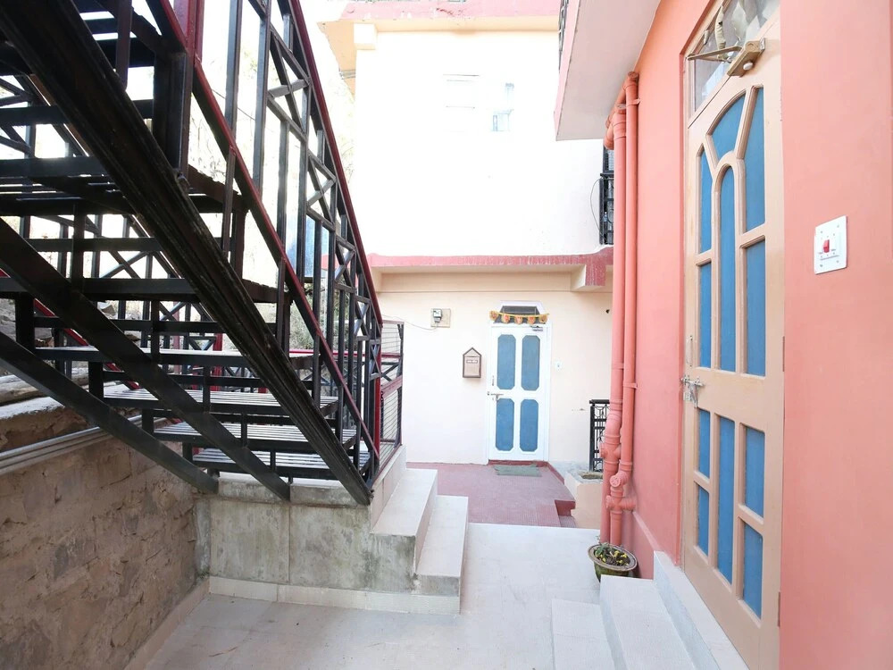 OYO 12718 Home 1BHK Hill View