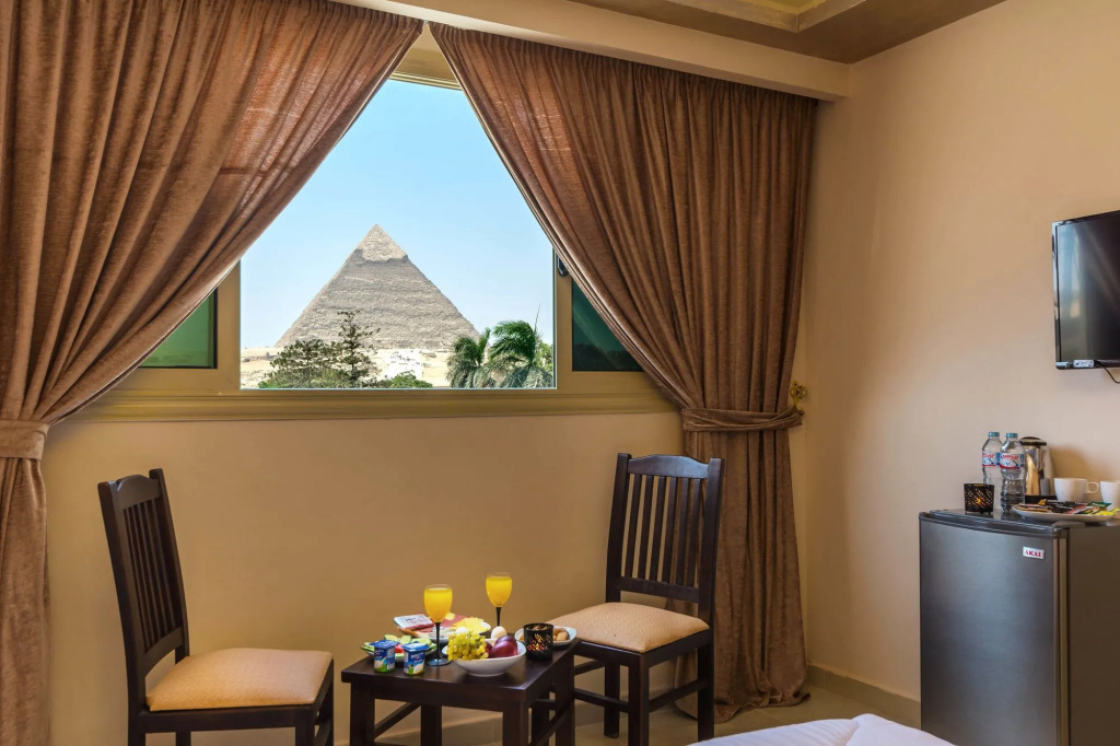 PANORAMA view pyramids