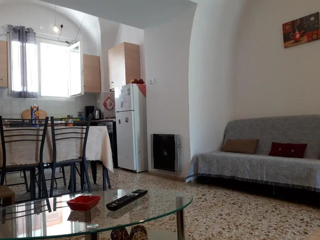 Effis apartment KAMARA curved house