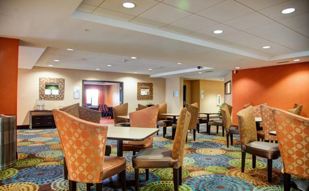 Country Inn & Suites by Radisson, Tyler University Area