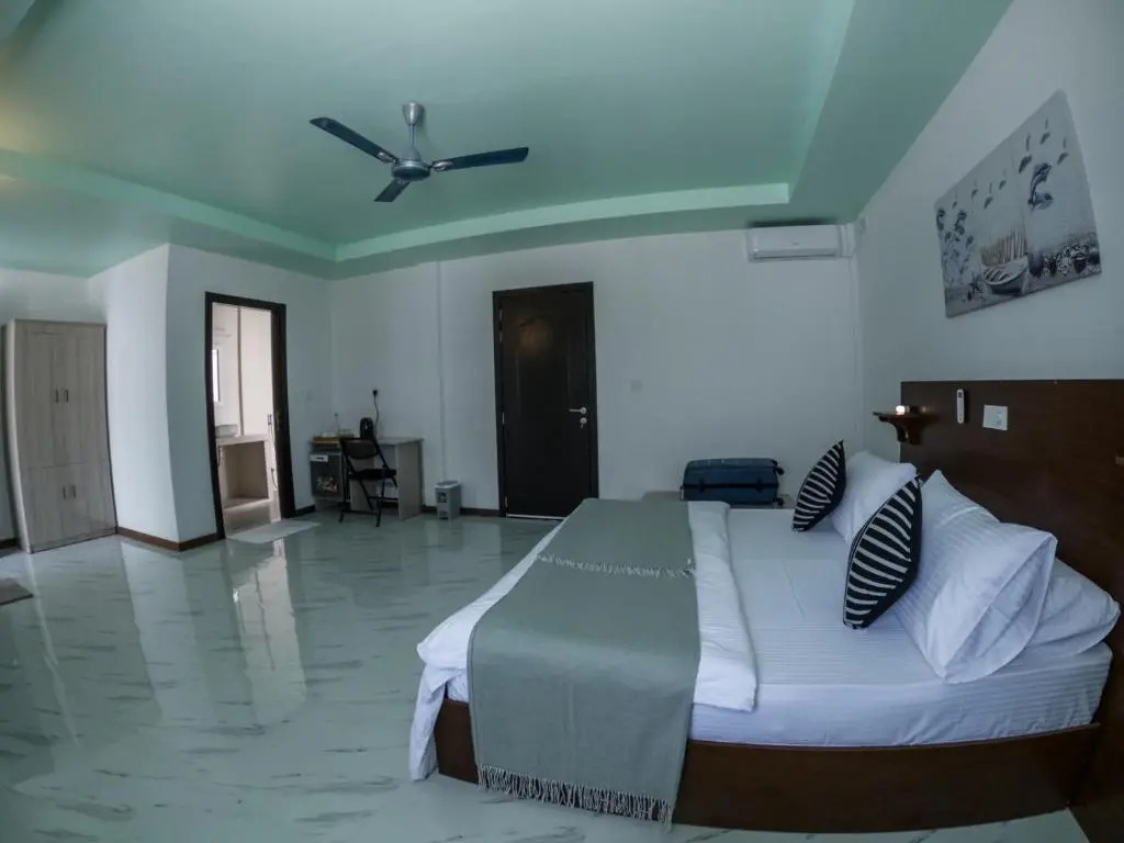 Clouds Beach Retreat Laamu Gan